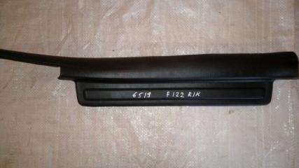 Запчасть накладка на порог салона задняя правая TOYOTA COROLLA FIELDER 2000