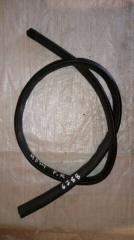 Уплотнитель проема двери передний правый Honda CR-V 2000