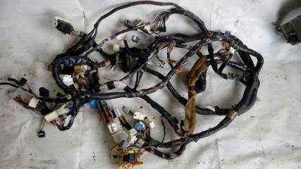 Коса под капот левая TOYOTA CORONA PREMIO 2000