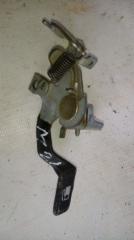 Ручка открывания бензобака TOYOTA IPSUM 2001-2007