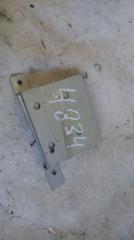 Крепление магнитофона Honda CR-V 2000