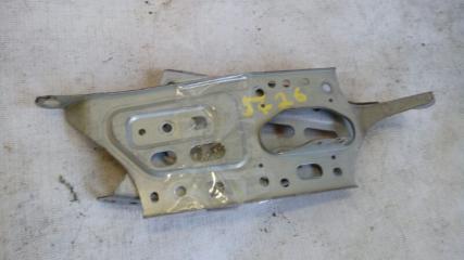 Крепление магнитофона TOYOTA CAMRY 1998