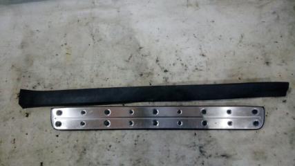 Запчасть накладка на порог салона передняя левая TOYOTA ALTEZZA 2001