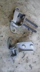 Запчасть петля двери задняя левая TOYOTA VISTA 1995