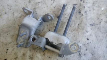 Запчасть петля двери задняя правая TOYOTA VISTA 1995