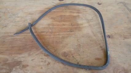 Запчасть уплотнитель проема двери передний левый TOYOTA RAV4 1994