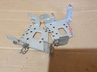 Крепление магнитофона TOYOTA COROLLA FIELDER 2005