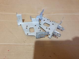 Крепление магнитофона TOYOTA COROLLA 2005