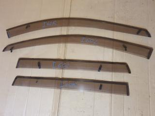 Ветровики комплект TOYOTA IST 2004