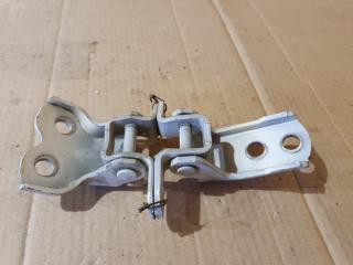 Фото запчасти петля двери передняя правая TOYOTA IST 2004 контрактная запчасть Запчасть петля двери передняя правая TOYOTA IST 2004