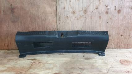 Запчасть накладка петли багажника Honda FIT 2004