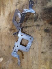 Запчасть крепление магнитофона HONDA STEPWGN 2010