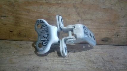 Запчасть петля двери передняя левая TOYOTA AQUA 2012