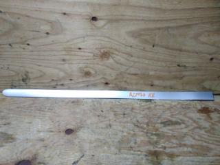 Молдинг двери задний правый TOYOTA IPSUM 2004