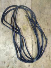 Уплотнитель проема двери комплект TOYOTA AQUA 2012