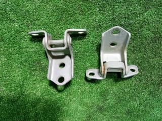 Запчасть петля двери передняя правая MAZDA CX7 2006