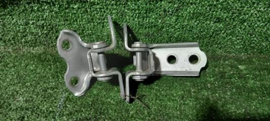 Фото запчасти петля двери задняя левая TOYOTA IST 2005 контрактная запчасть Запчасть петля двери задняя левая TOYOTA IST 2005