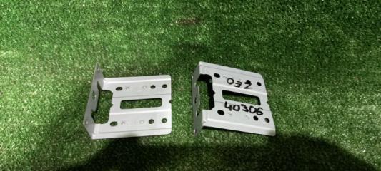 Фото запчасти крепление магнитофона NISSAN LEAF 2011 контрактная запчасть Запчасть крепление магнитофона NISSAN LEAF 2011