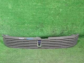 Решетка радиатора TOYOTA VOXY 2004