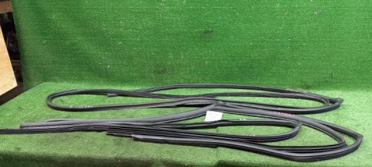 Уплотнитель проема двери комплект TOYOTA COROLLA FIELDER 2002