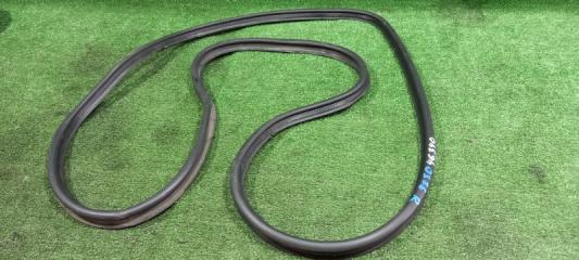 Запчасть уплотнитель двери багажника TOYOTA CHASER 1998