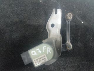 Датчик передний правый AUDI Q7 2010