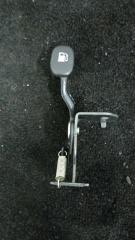 Фото запчасти ручка открывания бензобака Kia Sportage 2013 контрактная запчасть Запчасть ручка открывания бензобака Kia Sportage 2013