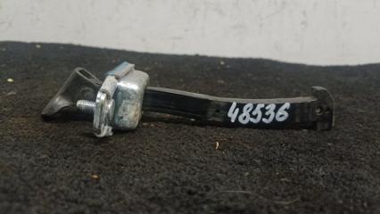 Фото запчасти ограничитель двери передний левый Kia Sportage 2013 контрактная запчасть Запчасть ограничитель двери передний левый Kia Sportage 2013