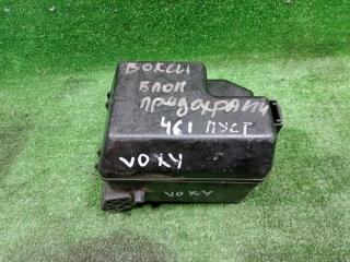 Блок предохранителей TOYOTA VOXY 2004