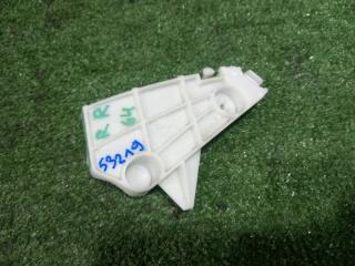 Крепление бампера заднее правое TOYOTA VOXY 2010