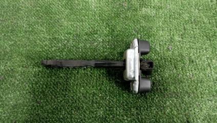 Ограничитель двери передний правый Kia Sorento 2012