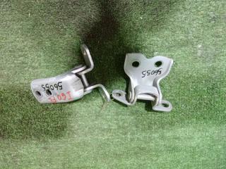 Фото запчасти петля двери передняя левая TOYOTA IST 2002 контрактная запчасть Запчасть петля двери передняя левая TOYOTA IST 2002