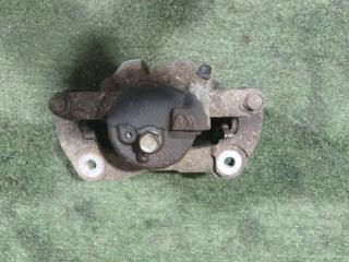 Суппорт передний правый передний правый COROLLA AXIO 2007 NZE141 1NZ-FE