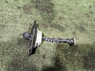 Фото запчасти ограничитель двери передний левый NISSAN LEAF 2015 контрактная запчасть Запчасть ограничитель двери передний левый NISSAN LEAF 2015