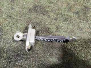 Ограничитель двери передний правый Mitsubishi Outlander 2014