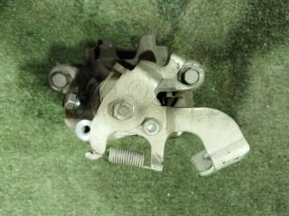 Суппорт задний правый задний правый PRIUS 2014 ZVW30 2ZR-FXE