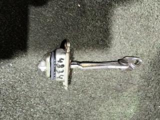 Ограничитель двери передний правый Honda CR-V 1999