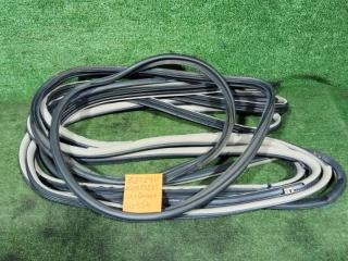 Запчасть уплотнитель проема двери комплект TOYOTA PREMIO 2001