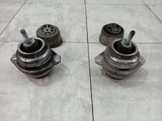 Запчасть подушки двигателя Volkswagen Touareg 2011
