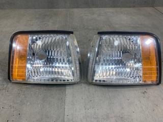 Запчасть поворотники передние CADILLAC L37 4K Northstar