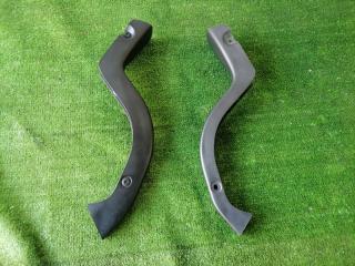 Накладка на петли багажника LS600h 2007.06 UVF45 2UR-FSE