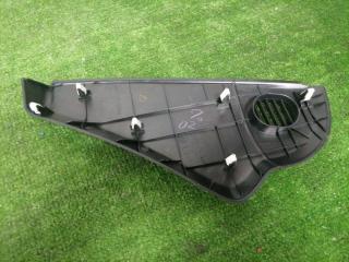 Пластик салона правый LS600h 2007.06 UVF45 2UR-FSE