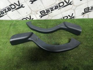Запчасть накладка на петли багажника Lexus LS460 2009.09