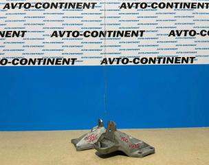 Запчасть крепление подушки двигателя Nissan Fuga