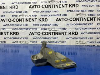 Запчасть крепление подушки двигателя переднее левое Nissan Fuga