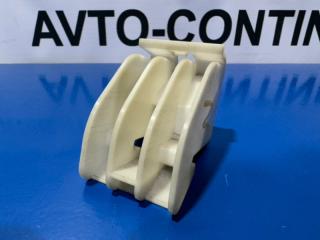 Крепление бампера переднее левое Fuga PY50 VQ35