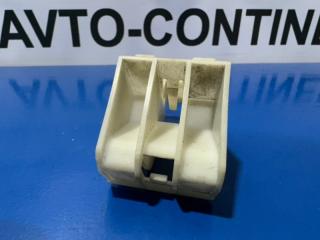 Крепление бампера переднее левое Fuga PY50 VQ35