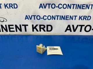 Запчасть крепление бампера переднее левое Nissan Fuga