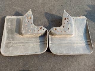 Брызговик передний Mitsubishi Pajero