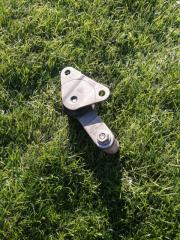 Запчасть кронштейн глушителя AUDI A4 2013